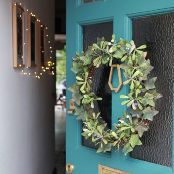 Christmas Artisan Fairtrade Metal Mistletoe Wreath Decoration Christmas Artisan Fairtrade Metal Mistletoe Wreath Decoration