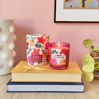 Raspberry Blossom Pink Glass Scented Candle 200g Raspberry Blossom Pink Glass Scented Candle 200g